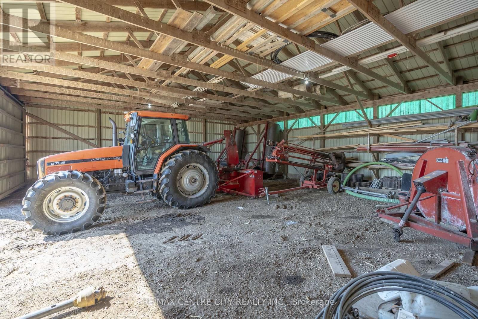 737 CONC 12E ROAD Image 14