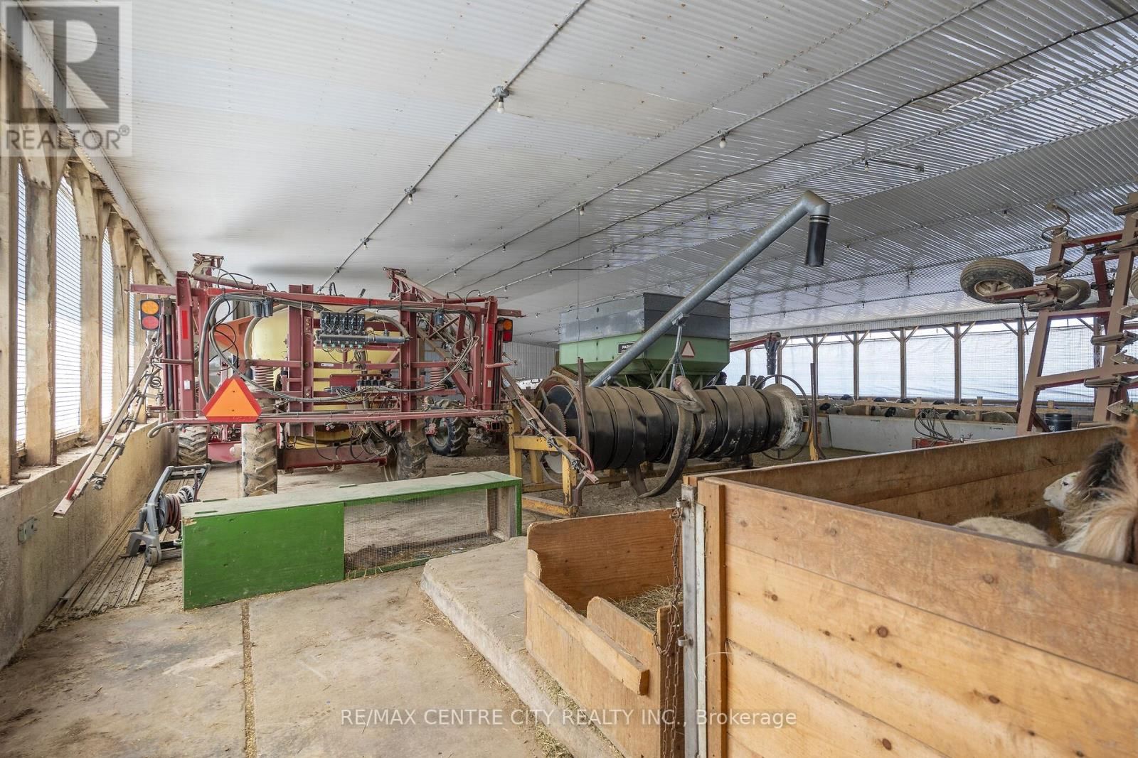 737 CONC 12E ROAD Image 19