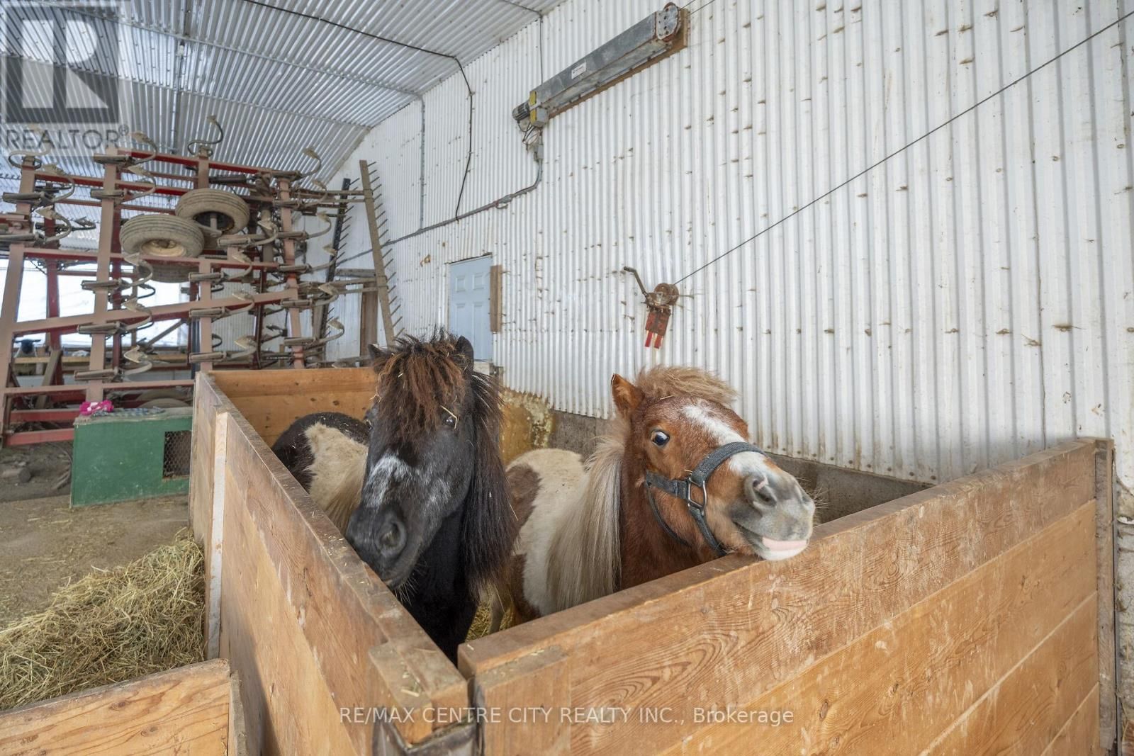 737 CONC 12E ROAD Image 20