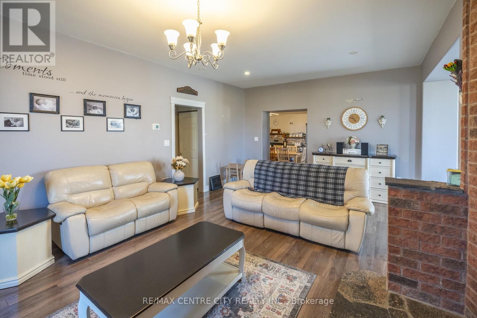 737 CONC 12E ROAD Image 34