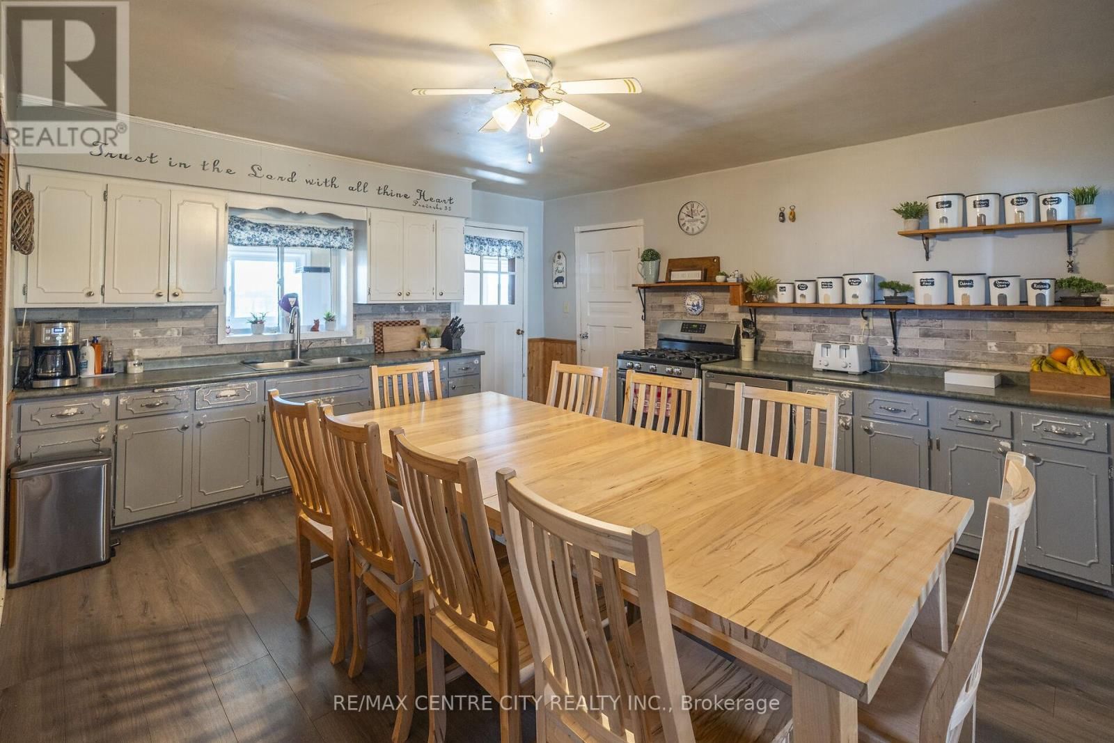 737 CONC 12E ROAD Image 37