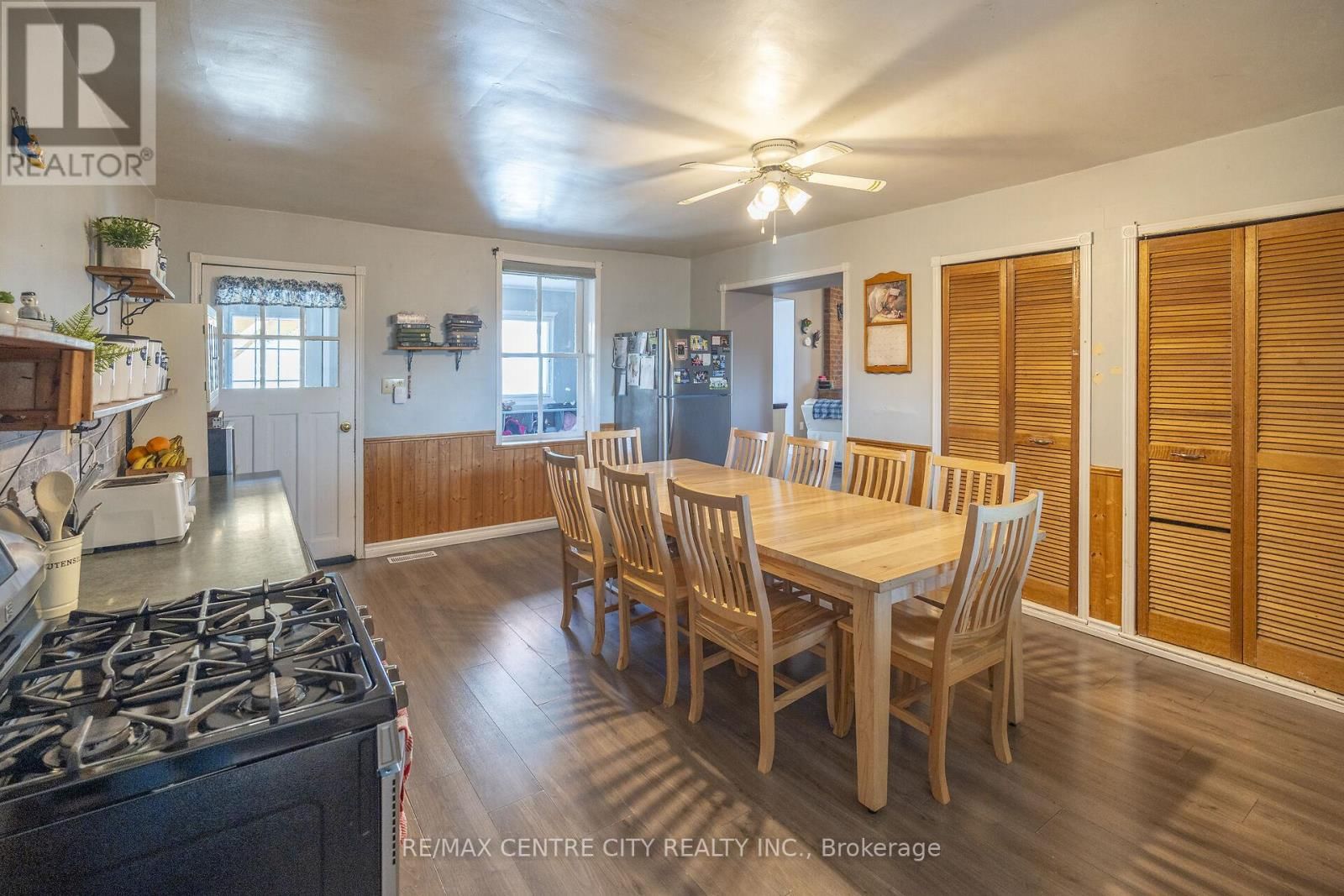 737 CONC 12E ROAD Image 39