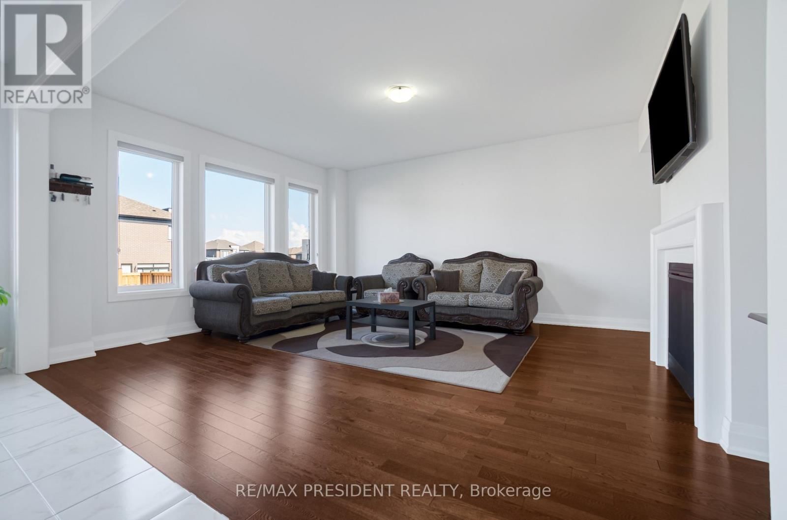 142 PRINCE CHARLES CRESCENT Image 12