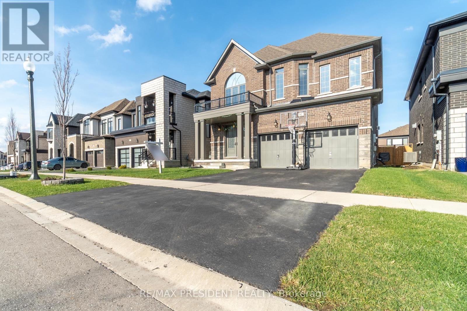 142 PRINCE CHARLES CRESCENT Image 2