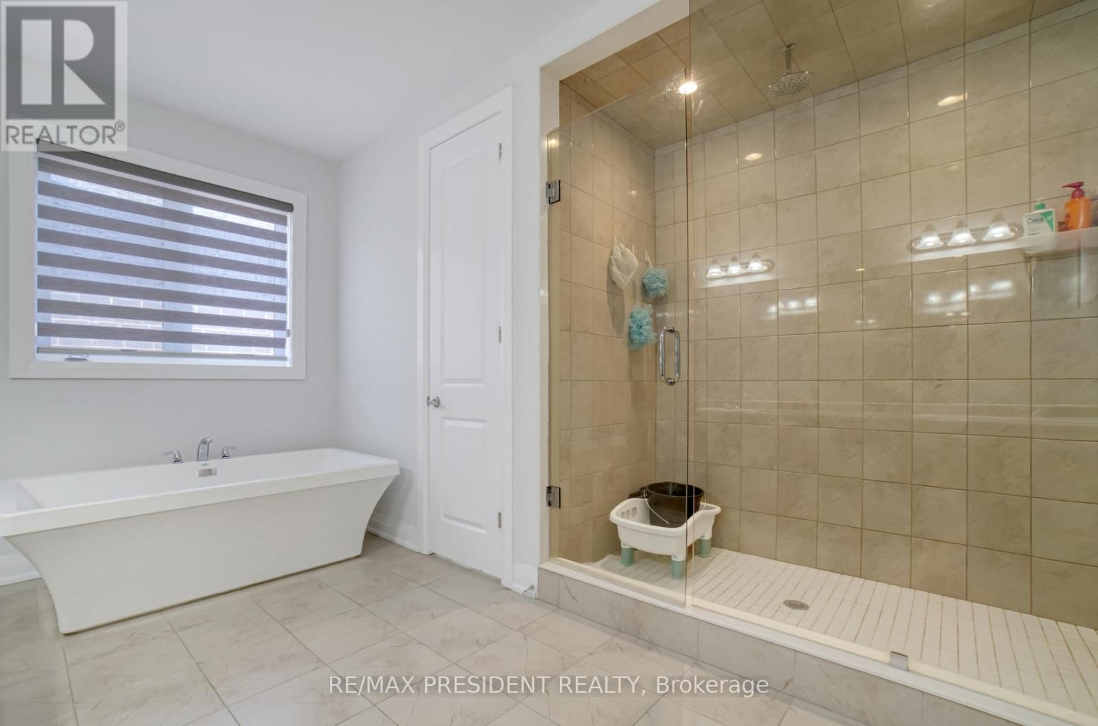 142 PRINCE CHARLES CRESCENT Image 27