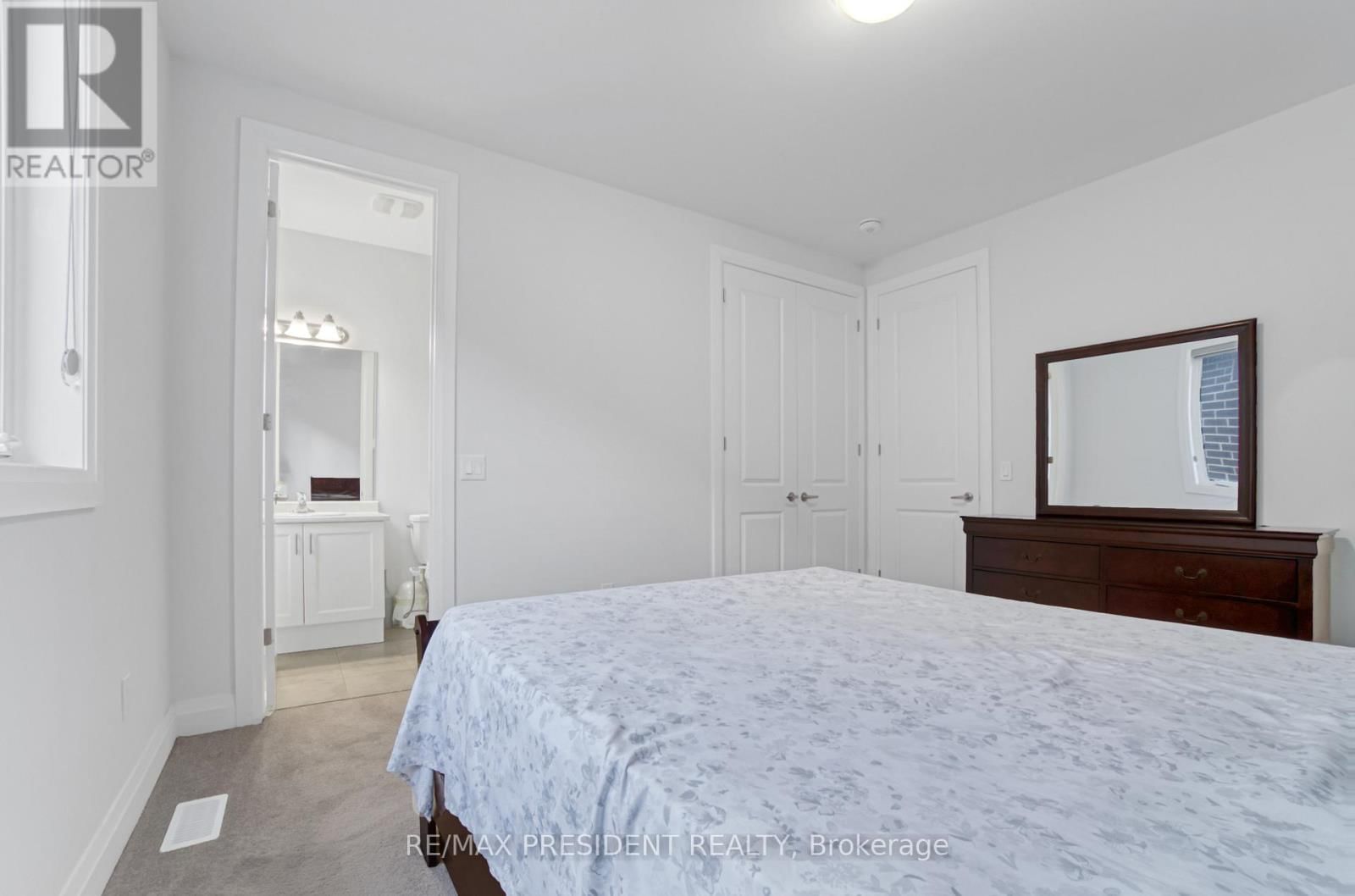 142 PRINCE CHARLES CRESCENT Image 30