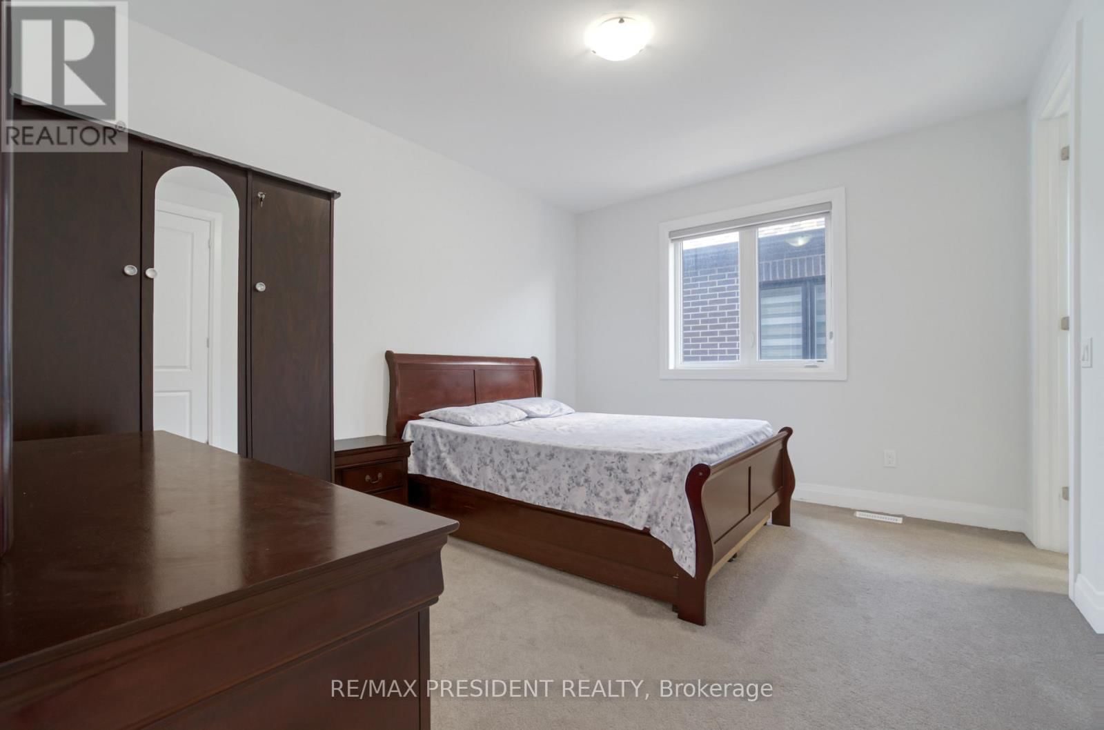 142 PRINCE CHARLES CRESCENT Image 32