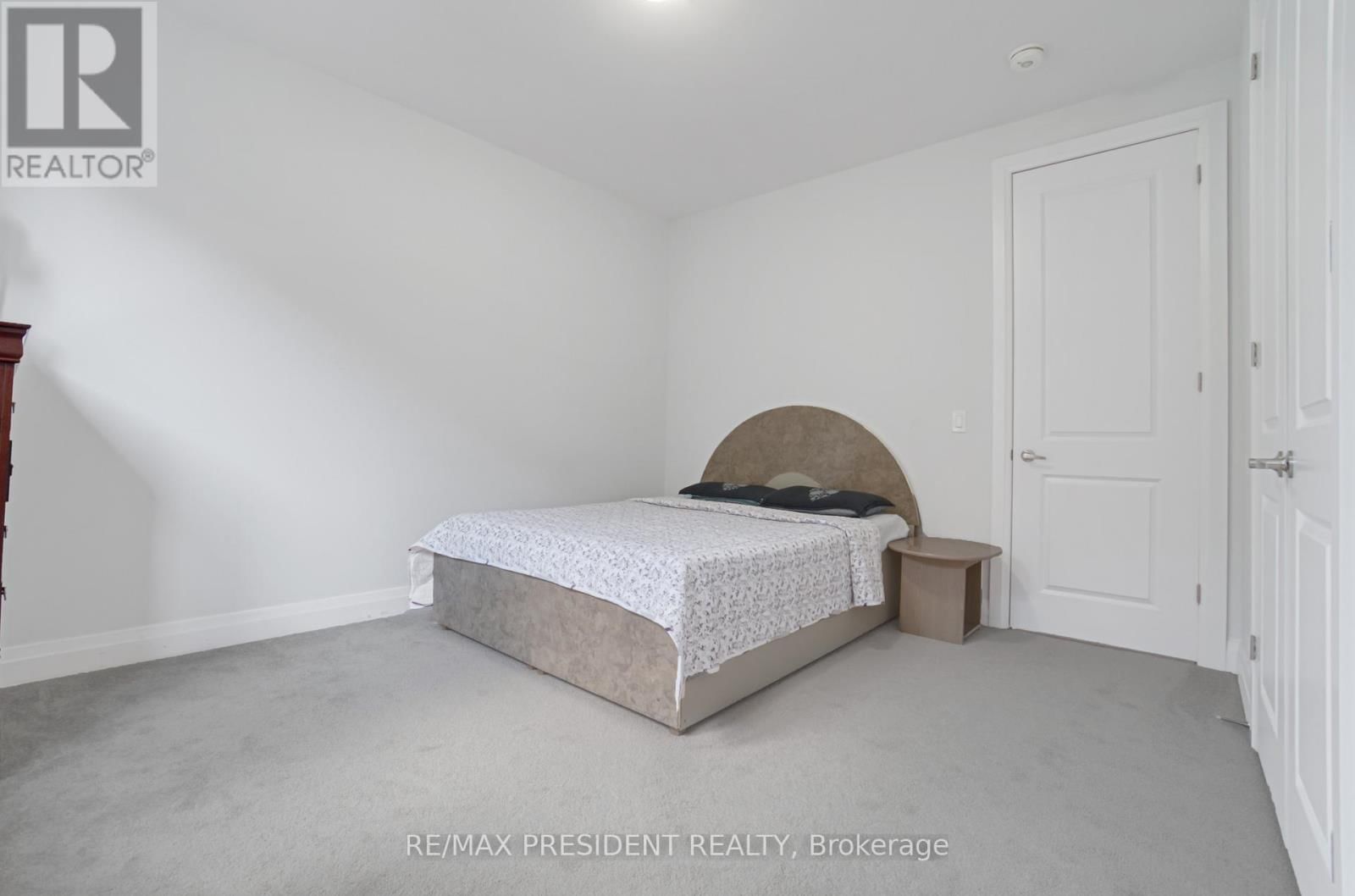 142 PRINCE CHARLES CRESCENT Image 34