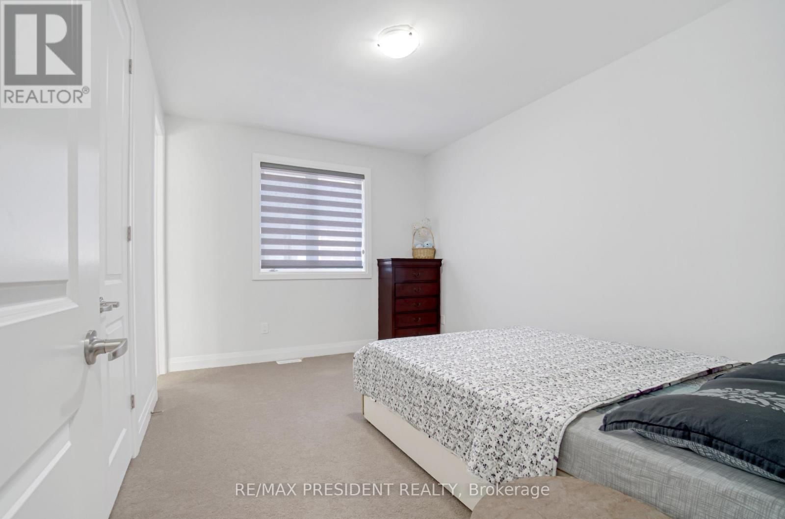 142 PRINCE CHARLES CRESCENT Image 35