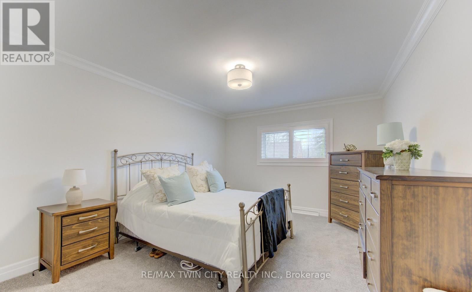 196 LOURDES STREET Image 16