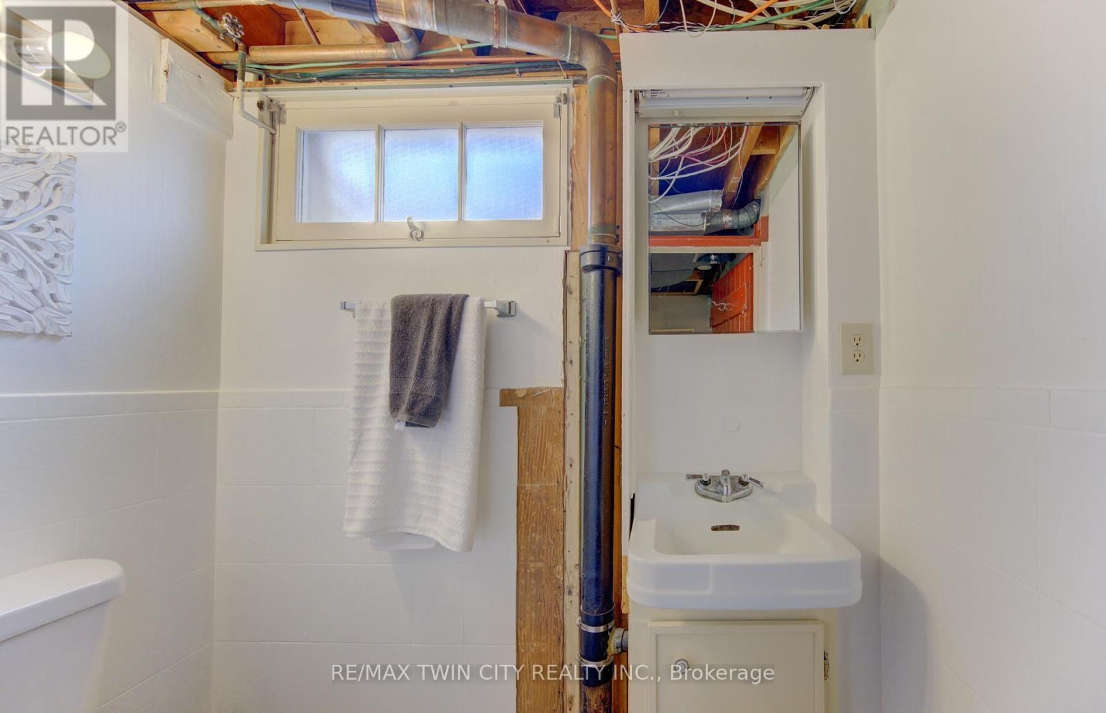 196 LOURDES STREET Image 26