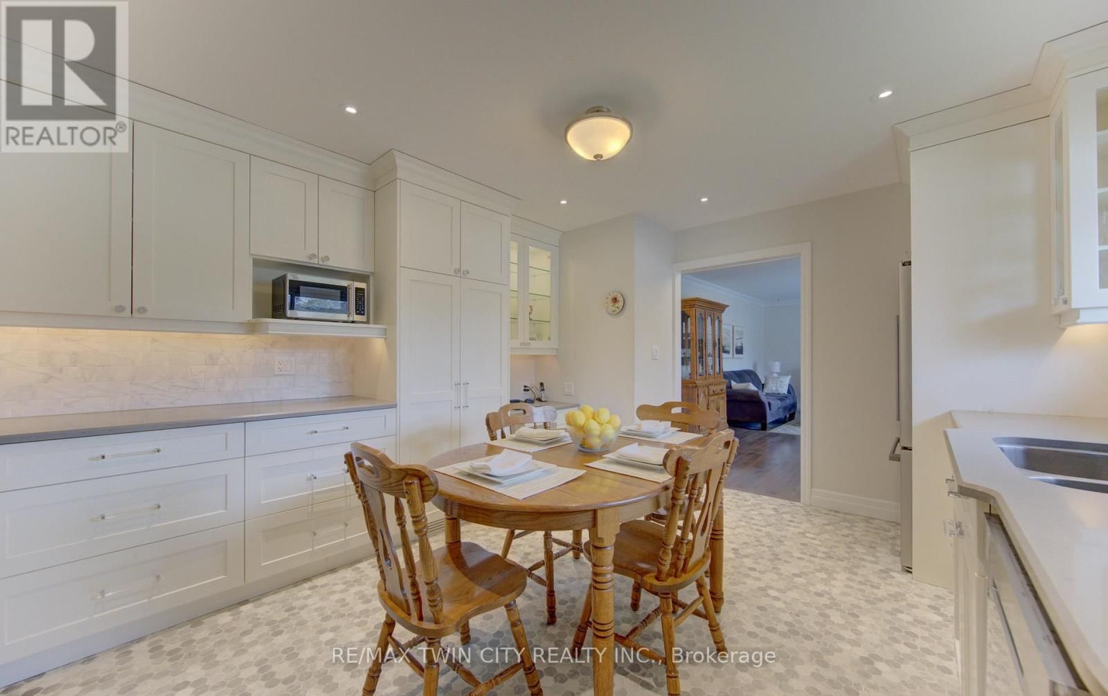 196 LOURDES STREET Image 6