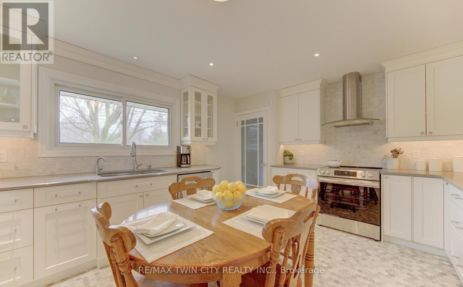 196 LOURDES STREET Image 9