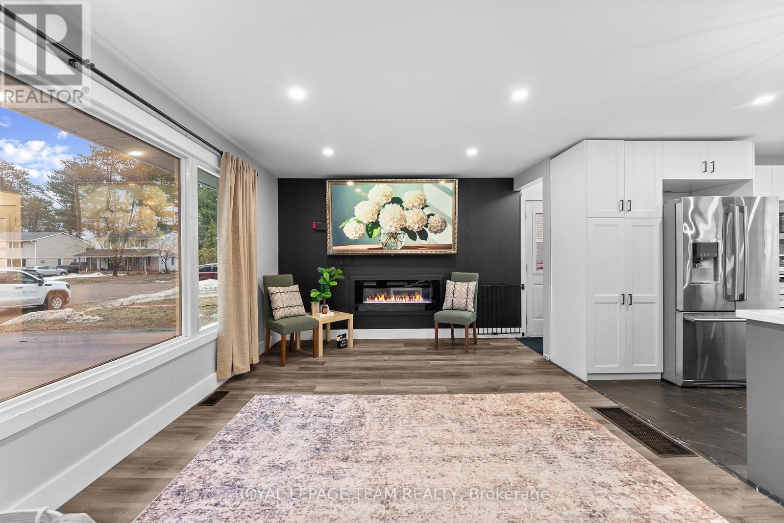 25 FRONTENAC CRESCENT Image 10