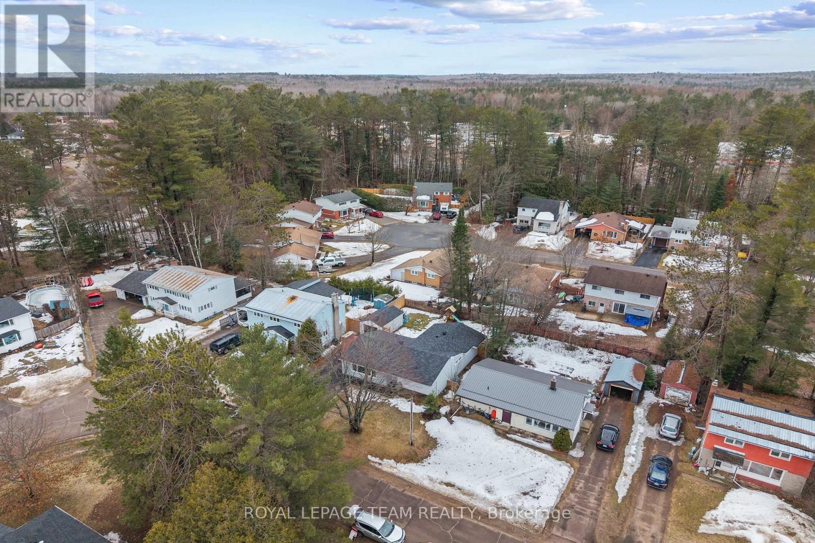 25 FRONTENAC CRESCENT Image 43