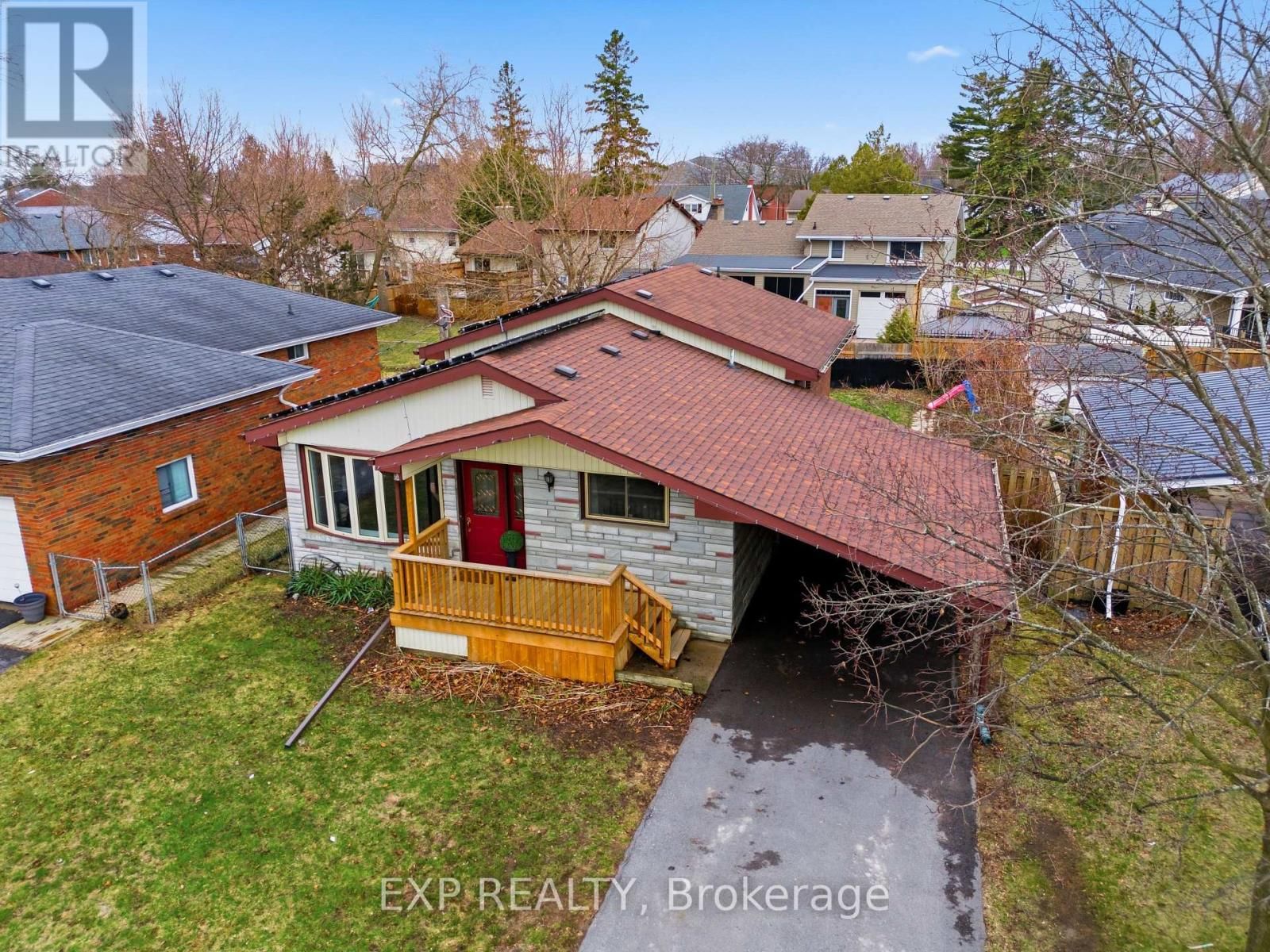 10 PLAZA SQUARE Image 39