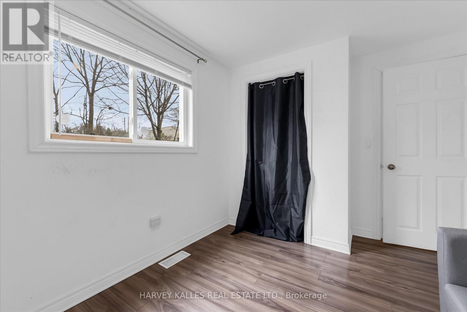 105 ORMOND STREET NORTH Image 12