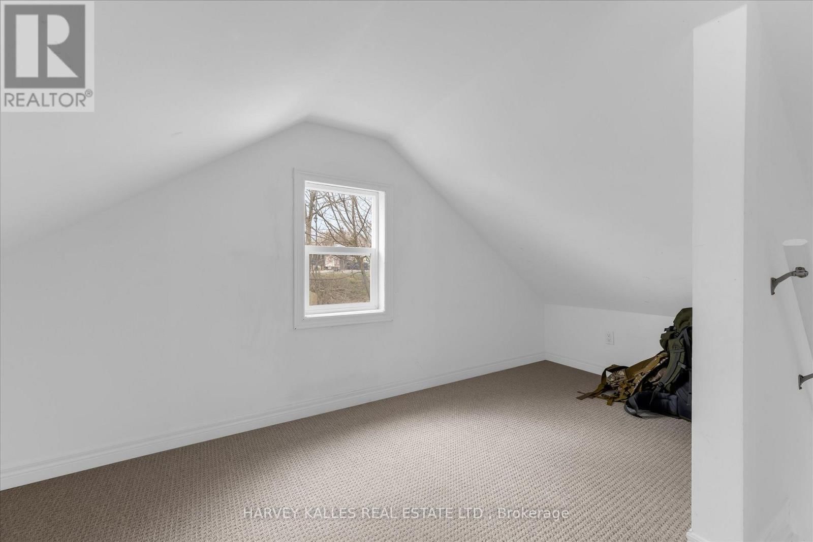 105 ORMOND STREET NORTH Image 14