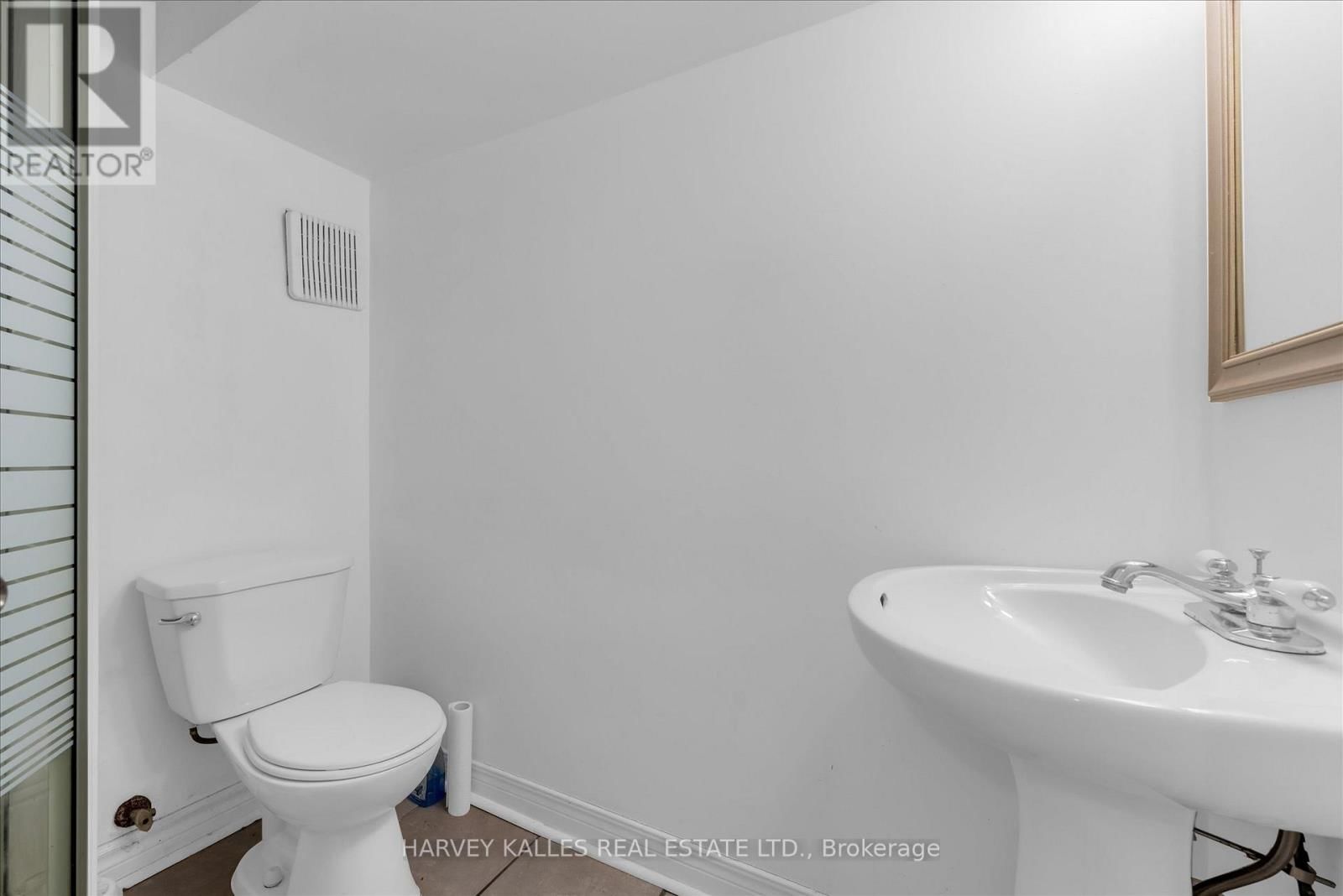 105 ORMOND STREET NORTH Image 18