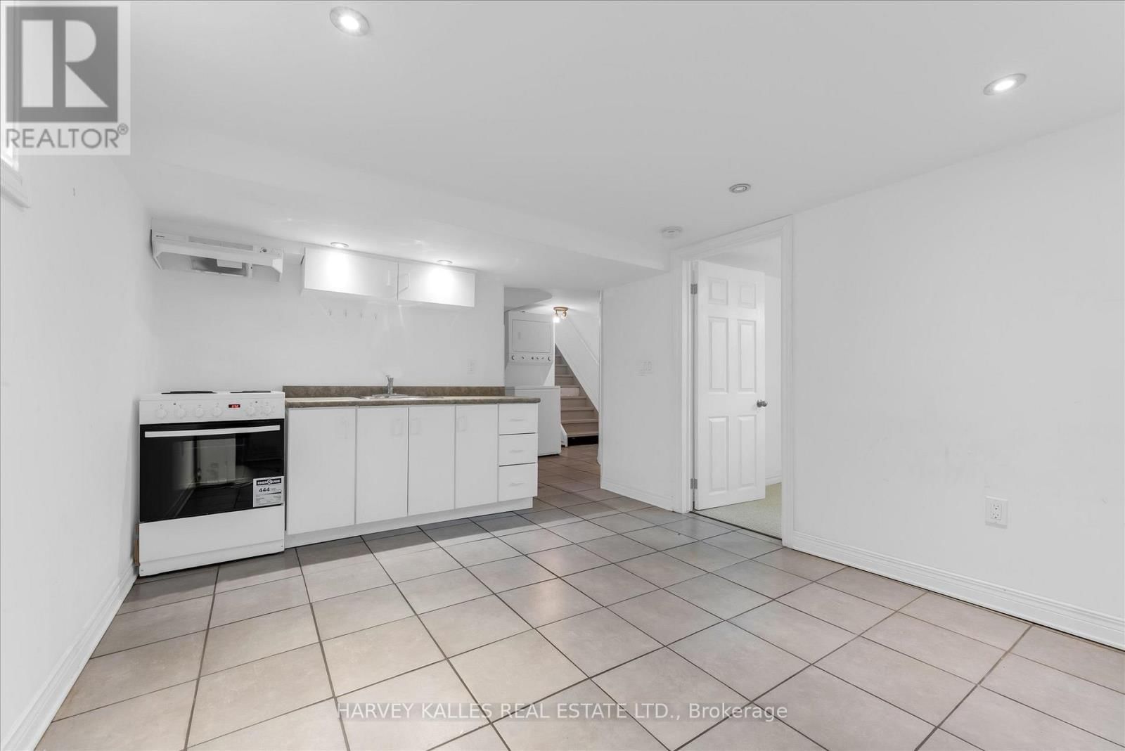 105 ORMOND STREET NORTH Image 20