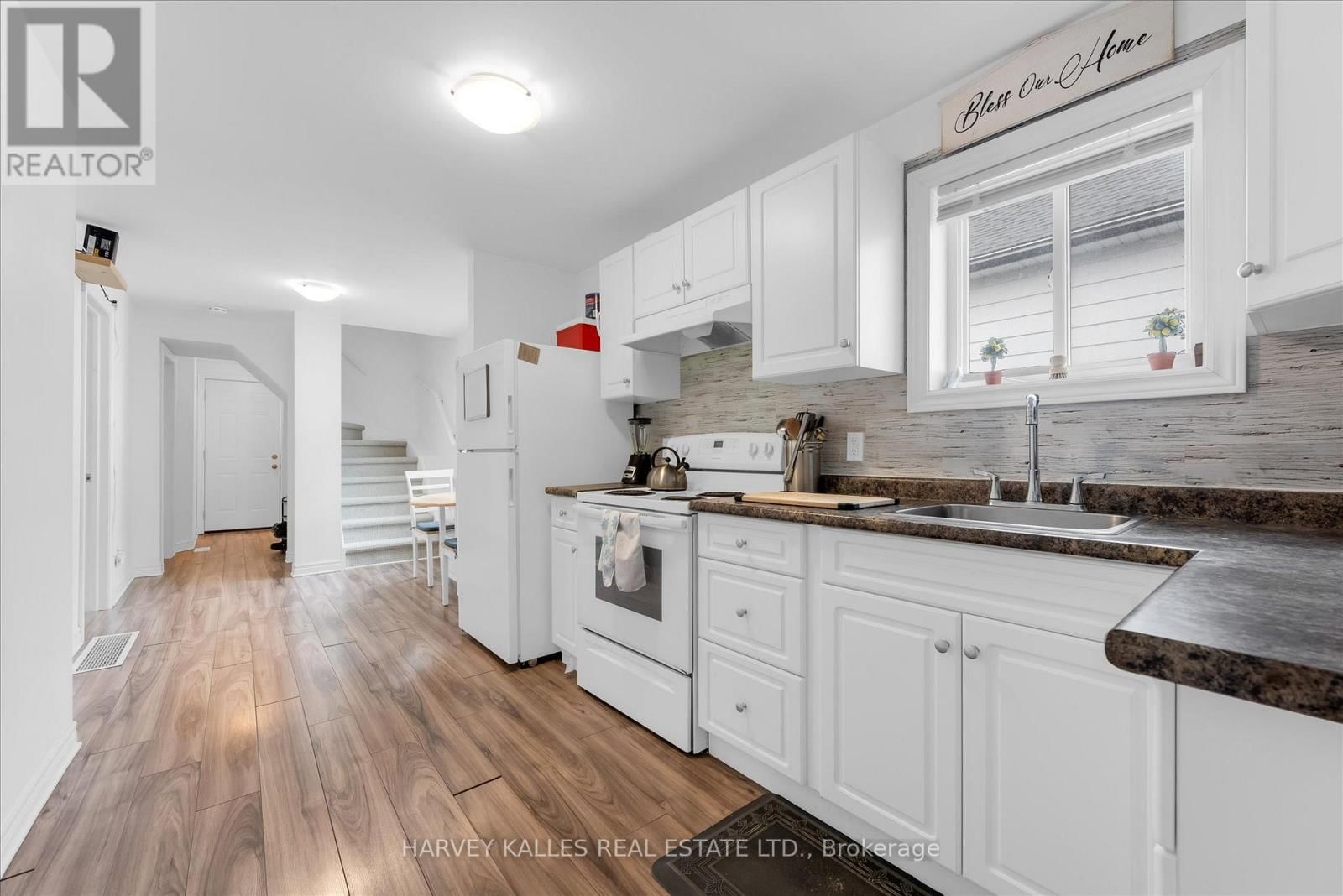 105 ORMOND STREET NORTH Image 22