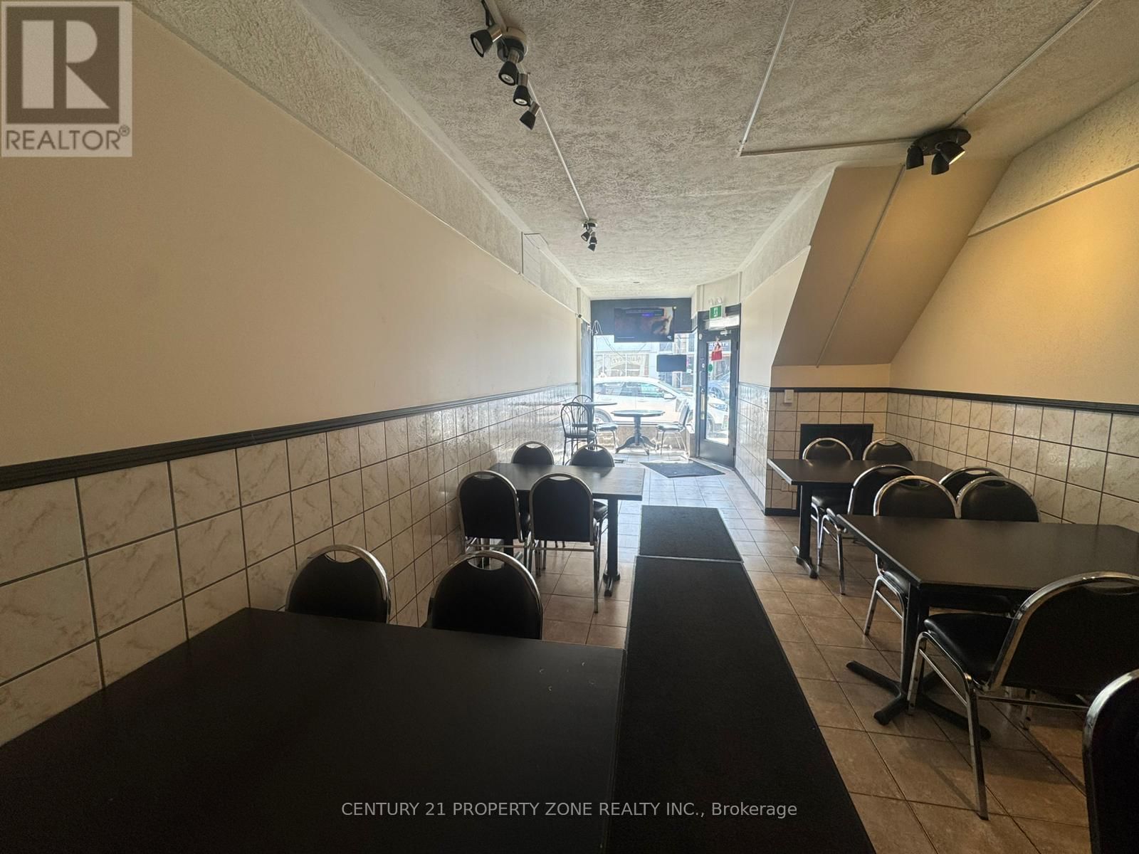 25 ROBINSON STREET Image 12