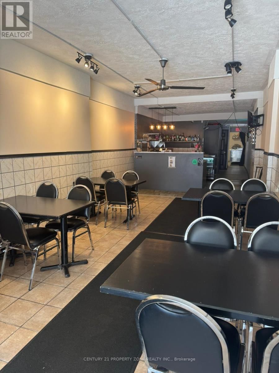 25 ROBINSON STREET Image 15