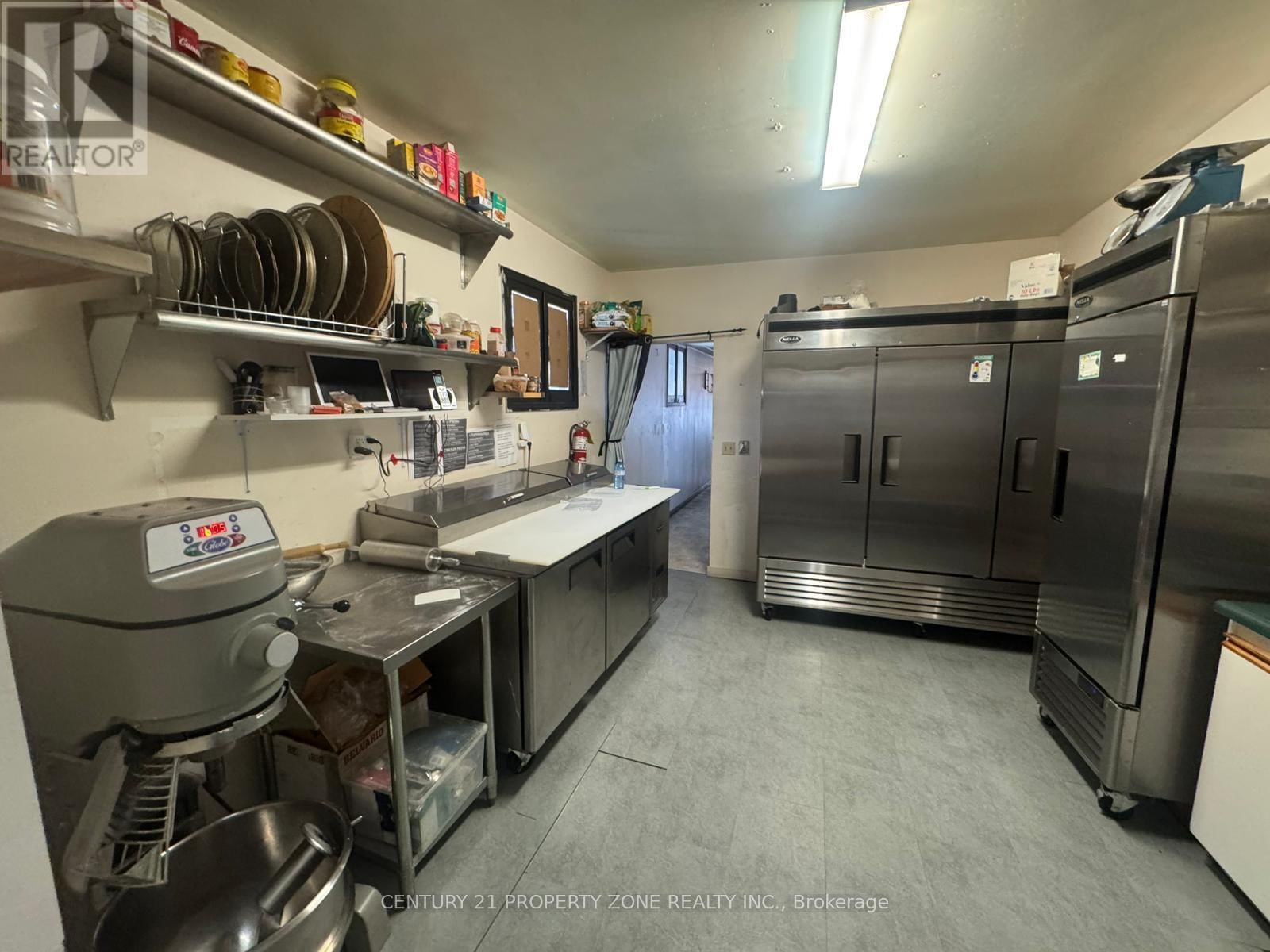 25 ROBINSON STREET Image 16