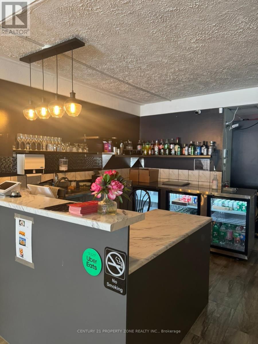 25 ROBINSON STREET Image 17