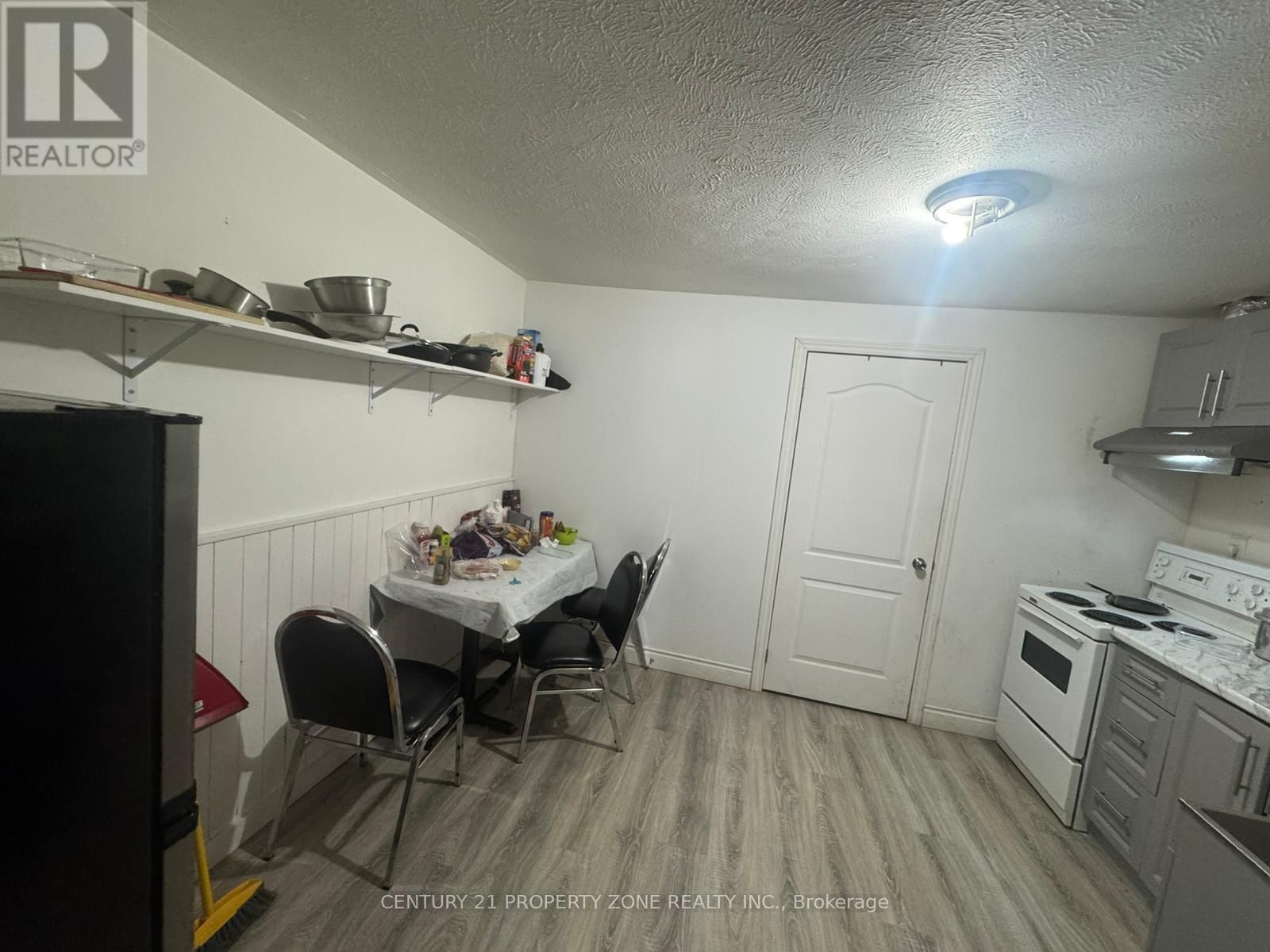 25 ROBINSON STREET Image 7