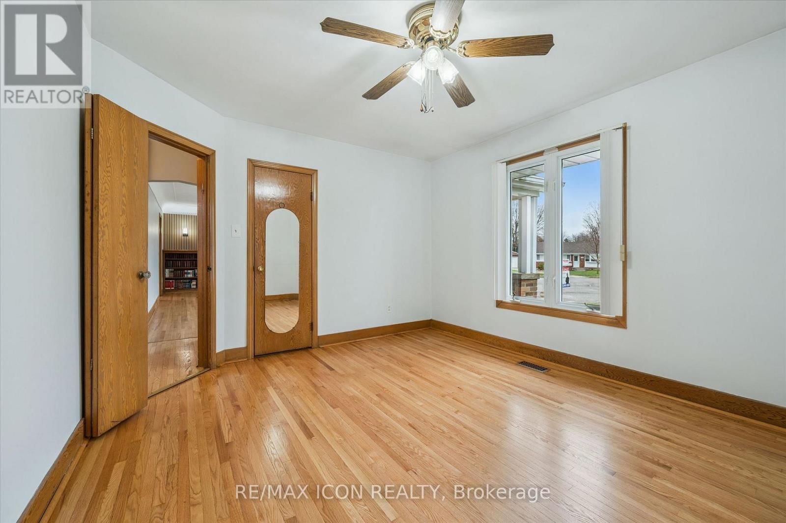 543 PHILIP CRESCENT Image 18