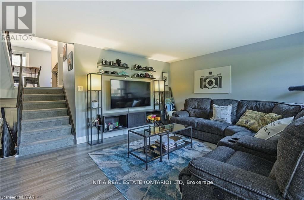 28 CHIDDINGTON GATE SOUTH Image 5