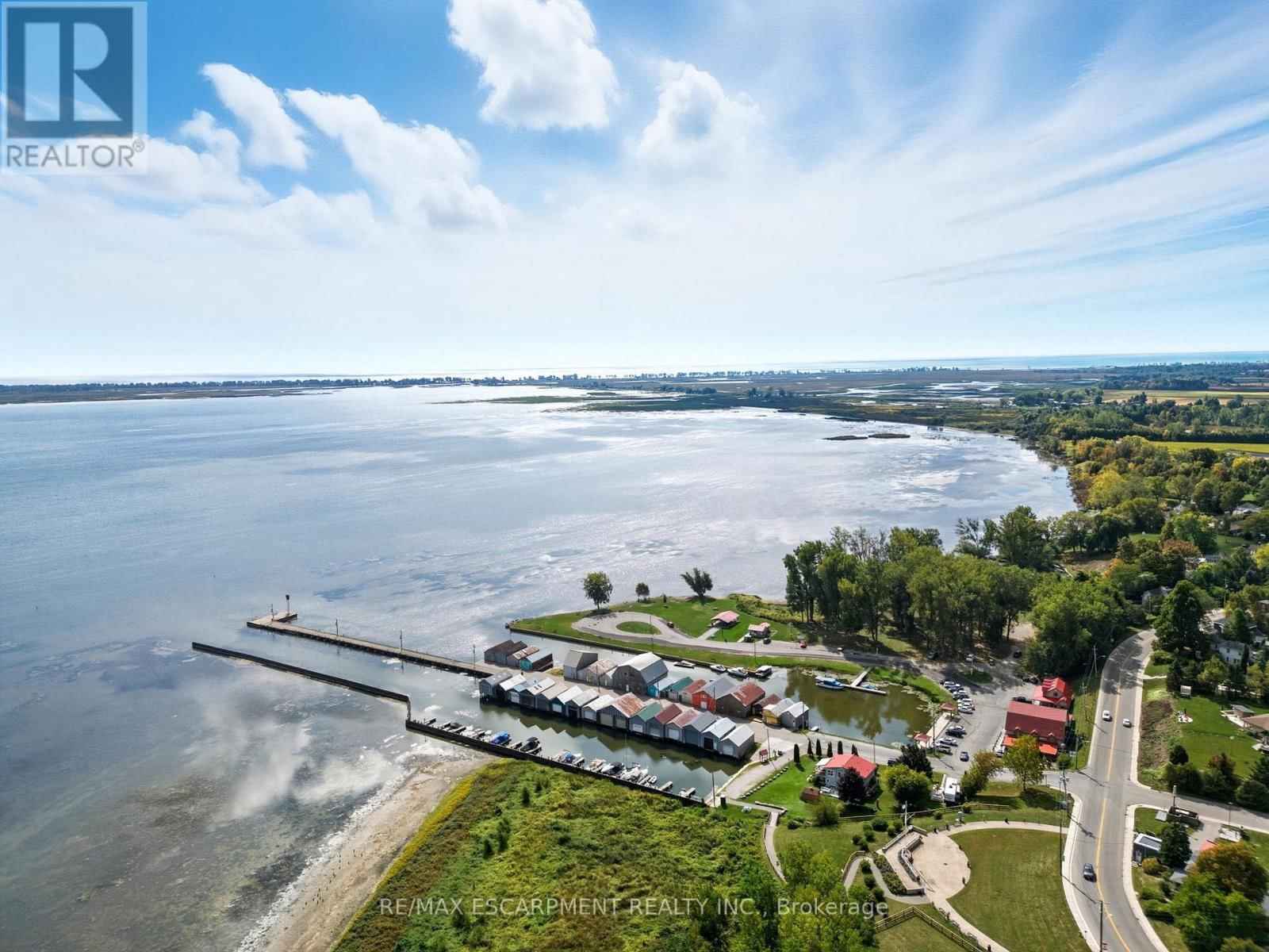 1053 BAY STREET Image 11