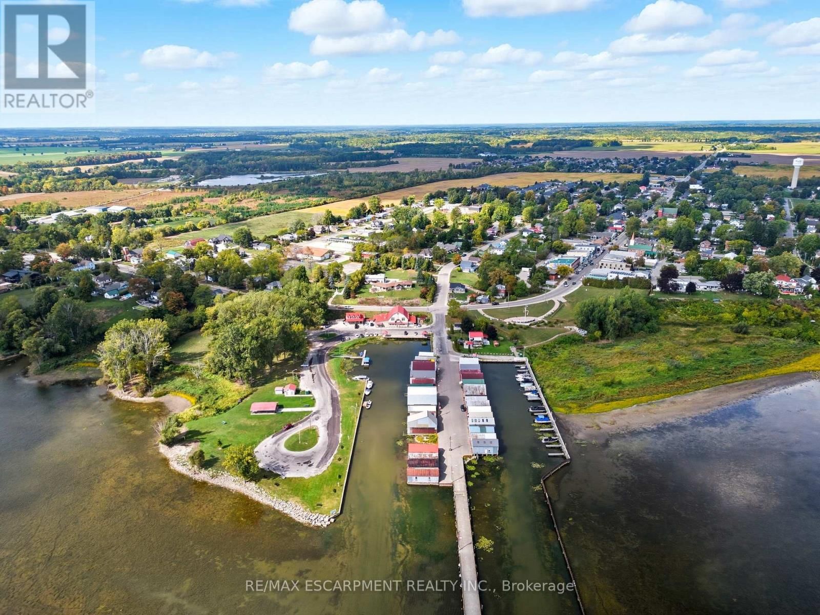 1053 BAY STREET Image 12