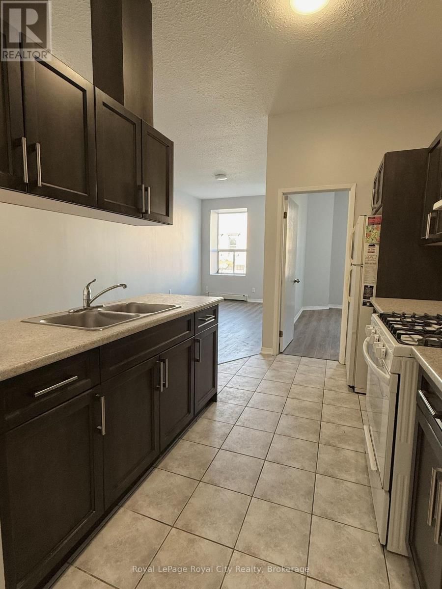 1 - 116 WYNDHAM STREET NORTH Image 1