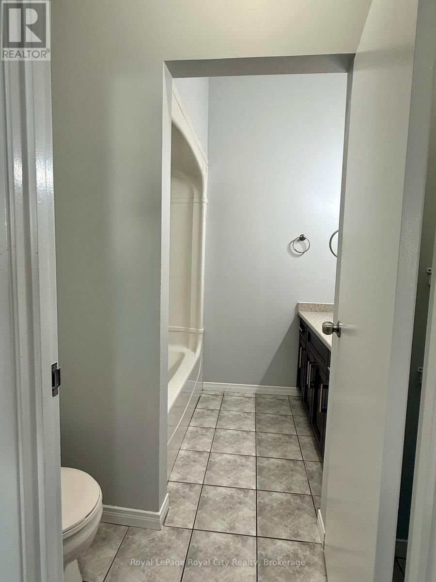 1 - 116 WYNDHAM STREET NORTH Image 10