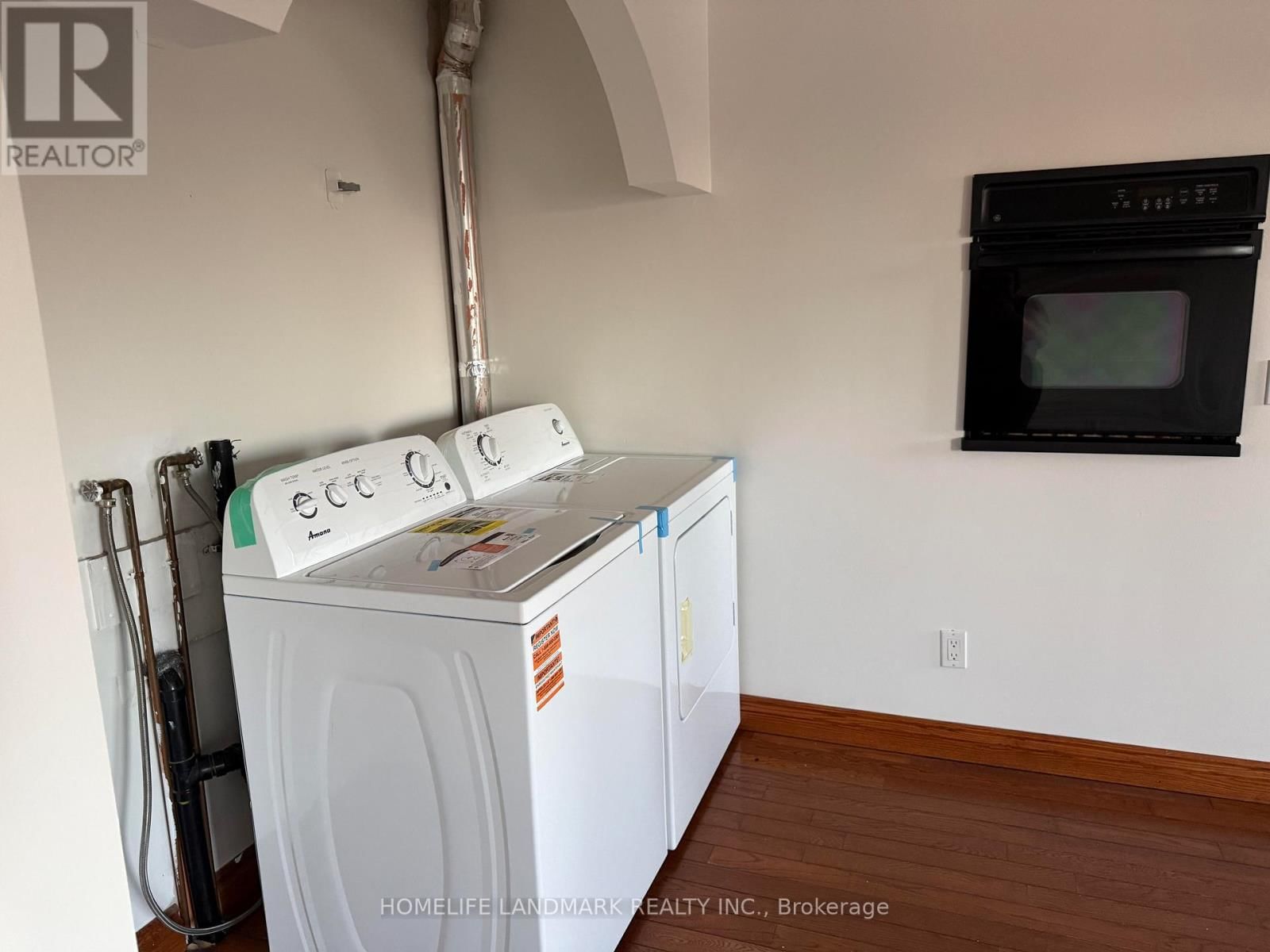 183 MAIN STREET EAST Image 13