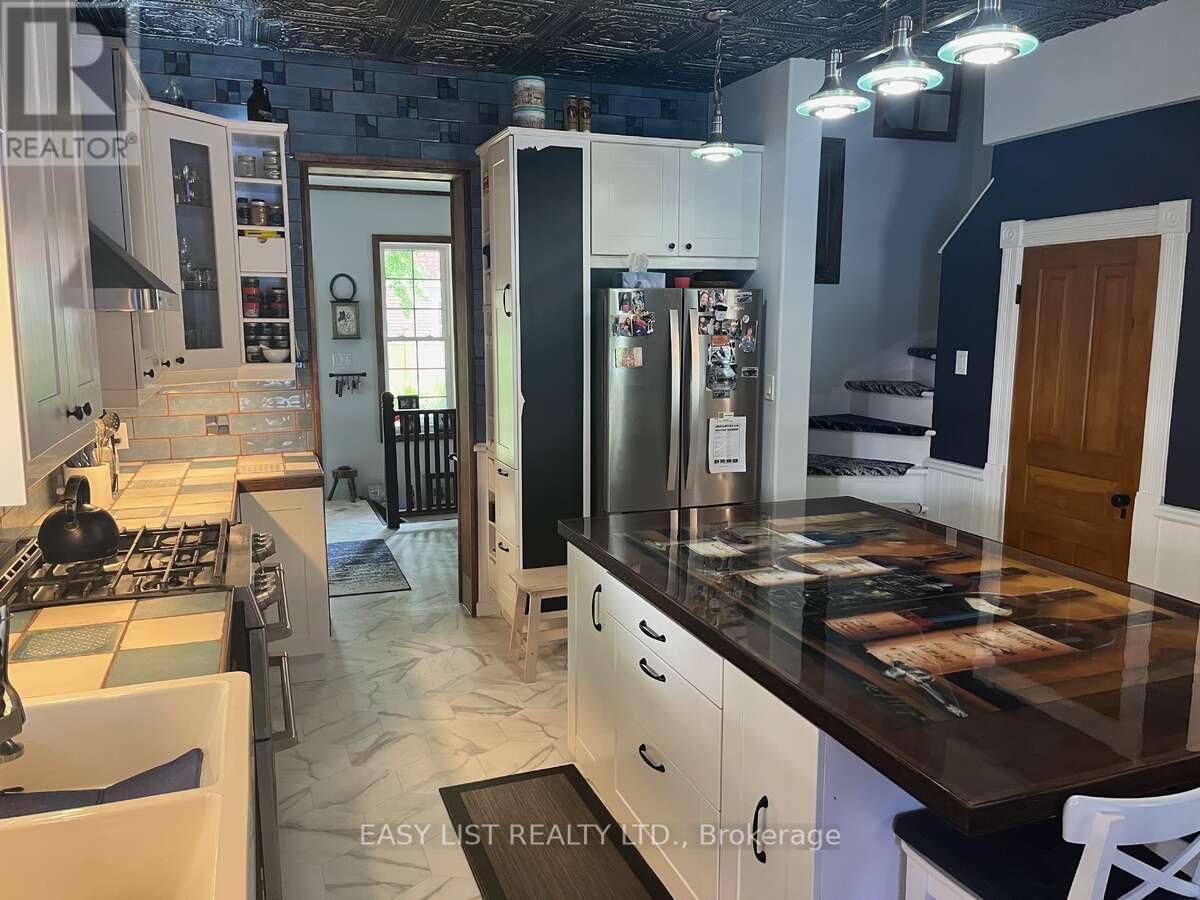 213 VIDAL STREET SOUTH Image 16