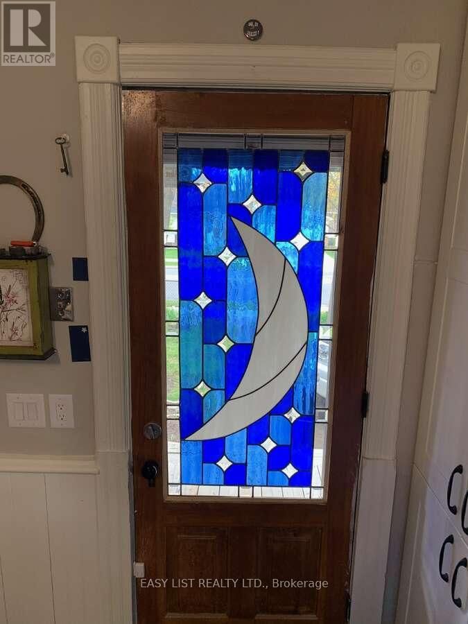 213 VIDAL STREET SOUTH Image 18