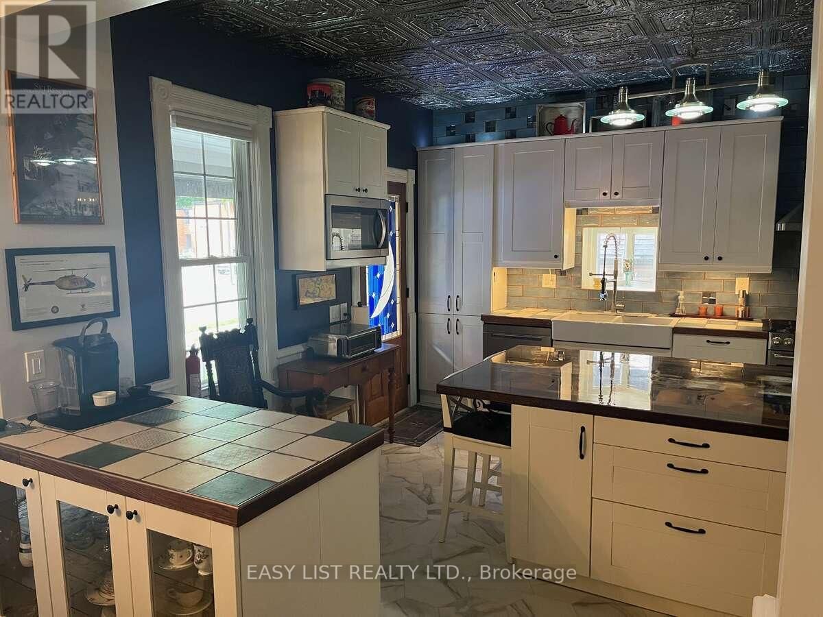 213 VIDAL STREET SOUTH Image 19