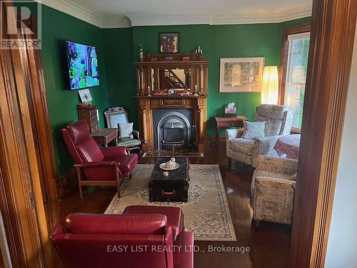 213 VIDAL STREET SOUTH Image 21