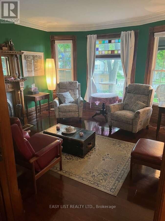 213 VIDAL STREET SOUTH Image 22