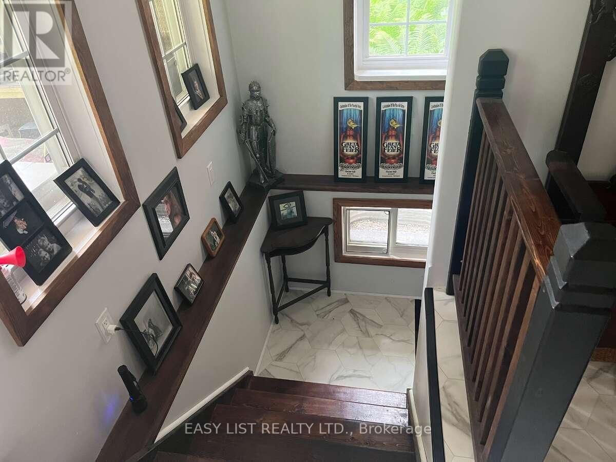 213 VIDAL STREET SOUTH Image 29