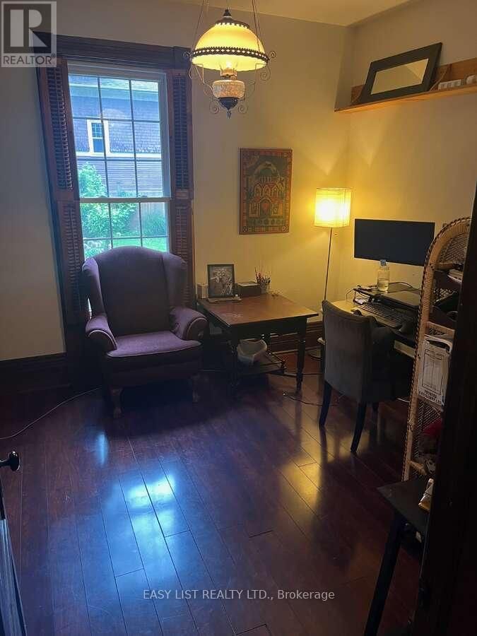 213 VIDAL STREET SOUTH Image 31