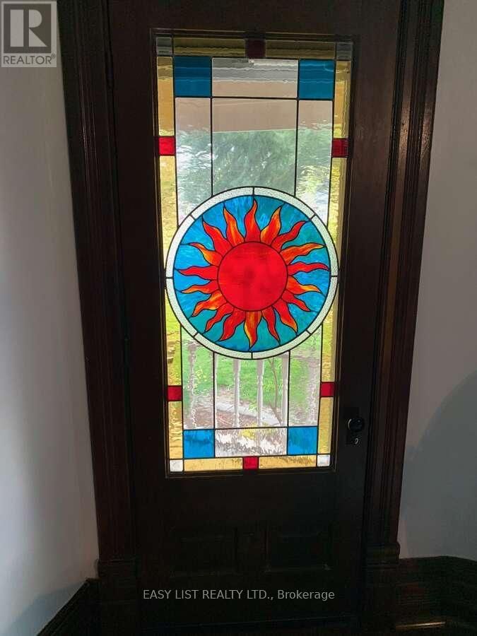 213 VIDAL STREET SOUTH Image 32