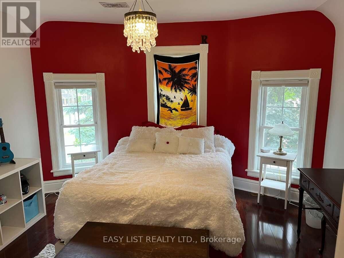 213 VIDAL STREET SOUTH Image 38