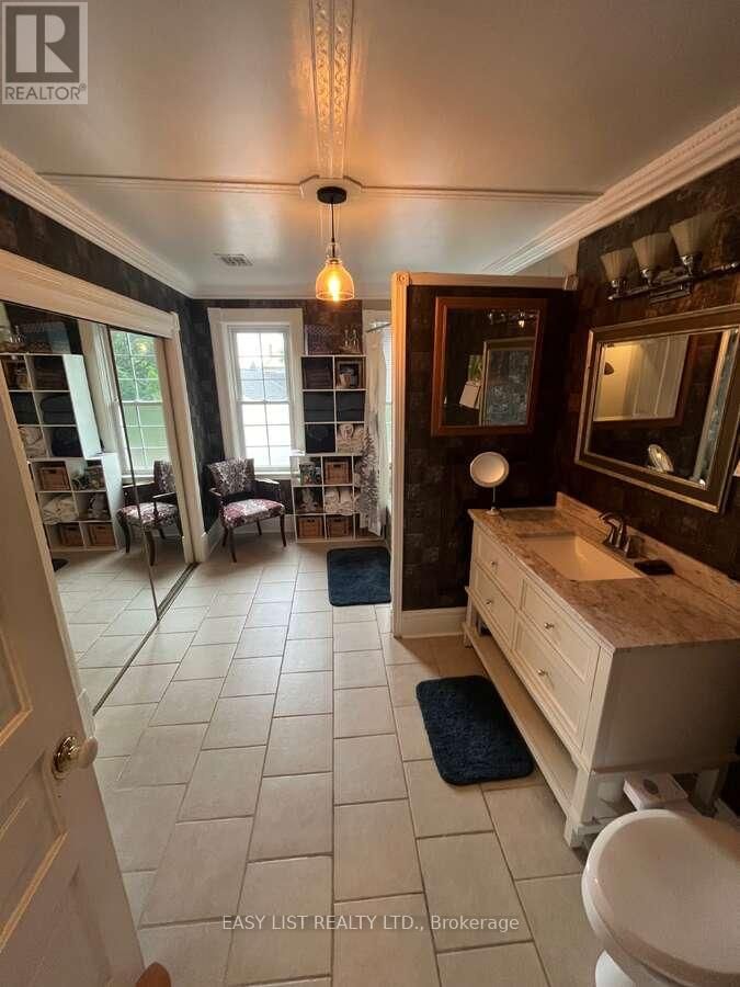 213 VIDAL STREET SOUTH Image 41