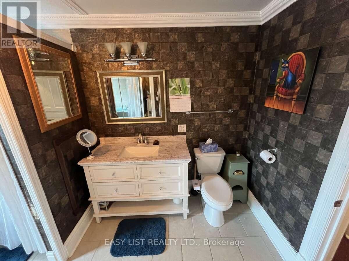 213 VIDAL STREET SOUTH Image 42