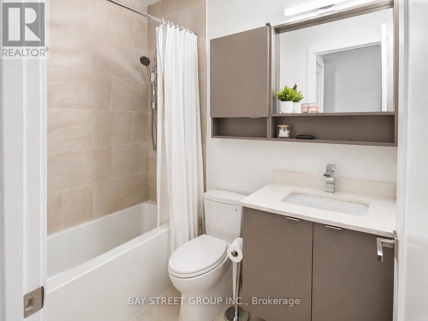 708 - 415 MAIN STREET WEST Image 9