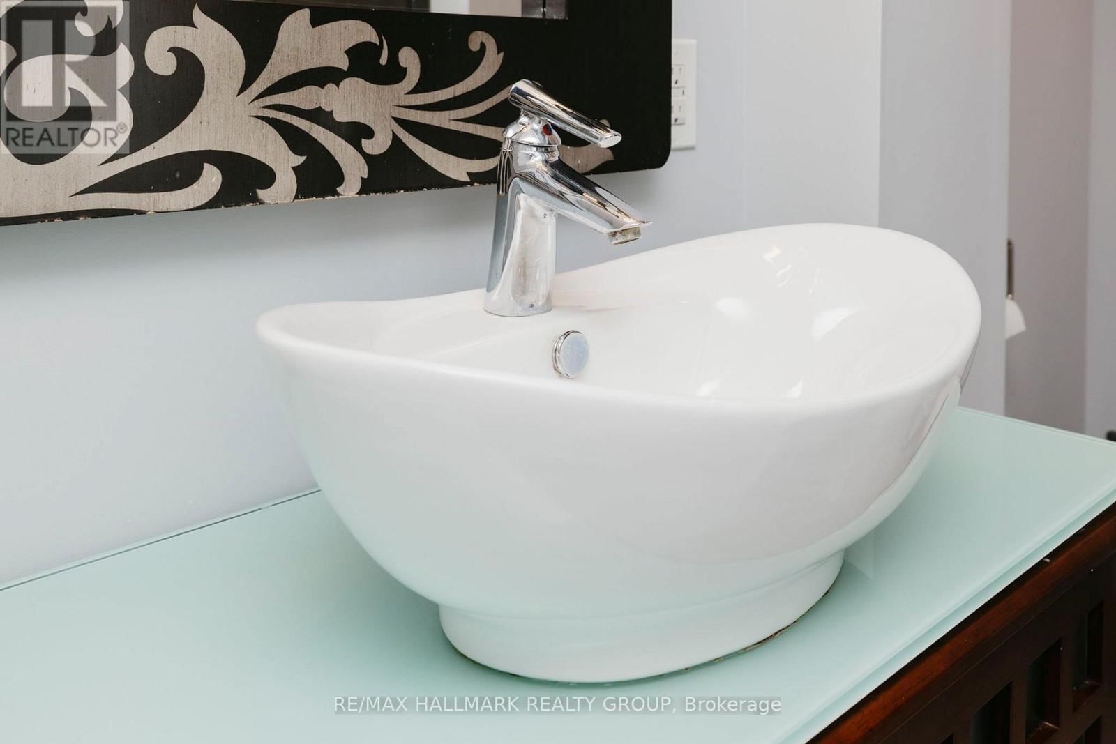 81 GIROUX STREET Image 37